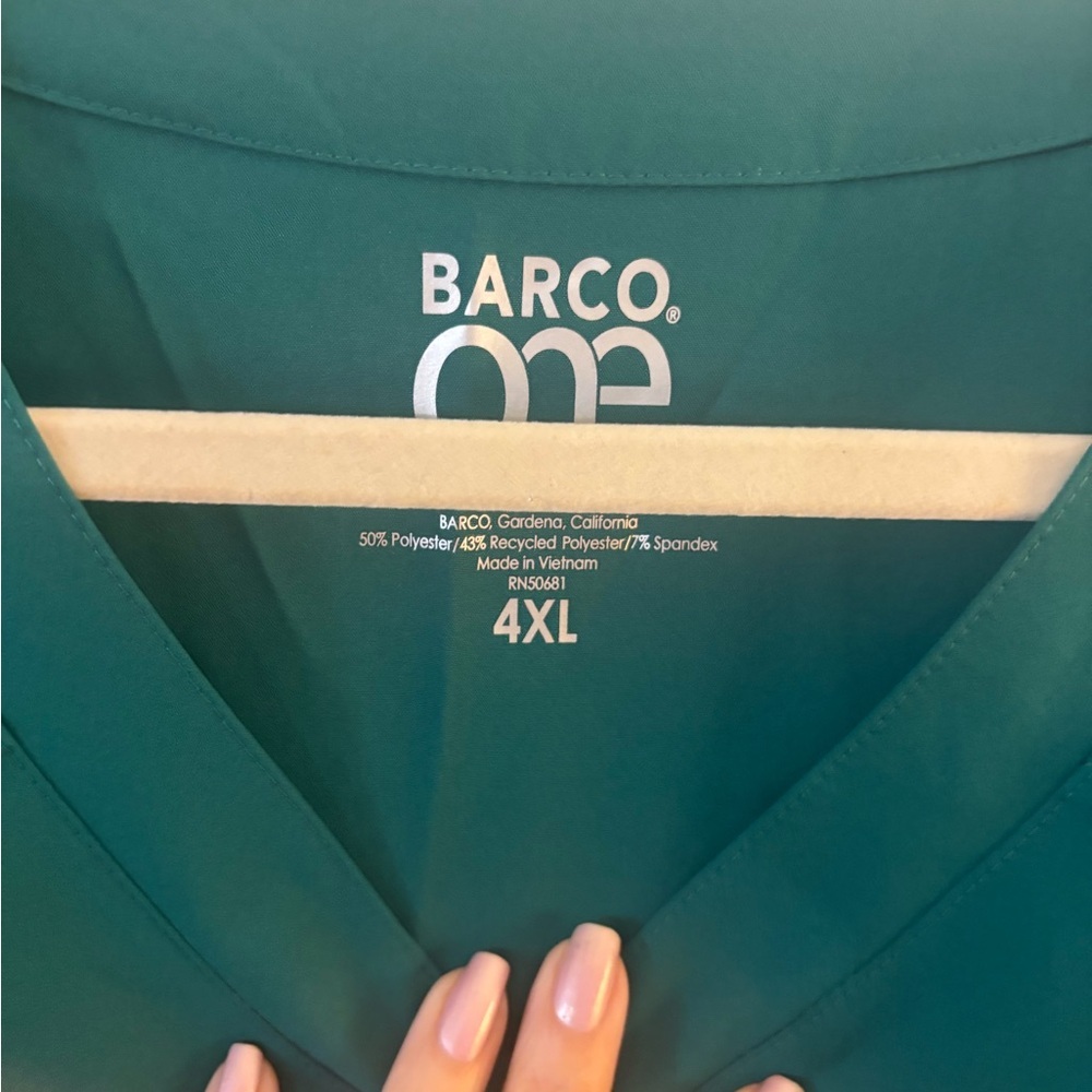 Woman’s Barco One V-Neck Teal / Green Scrubs Top sz 4XL - Picture 6 of 8